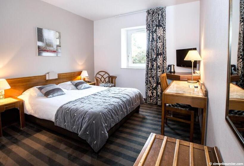 آپارتمان یک خوابه با دری مشترک که هال را جدا می کند., Logis Hôtel La Grassinais Saint Malo