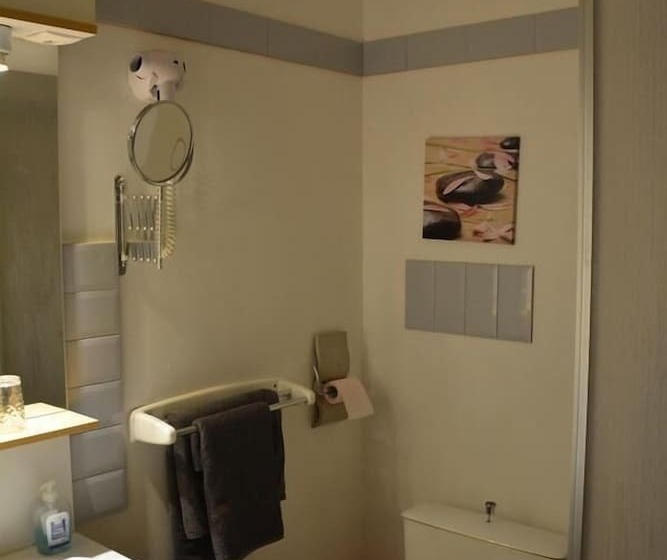 스탠다드 트리플 룸, Restaurant Les Planottes