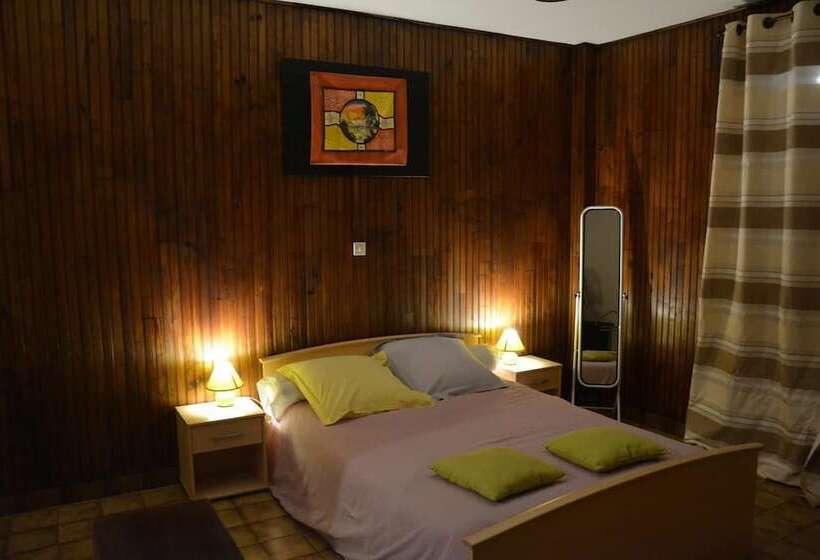 스탠다드 트리플 룸, Restaurant Les Planottes