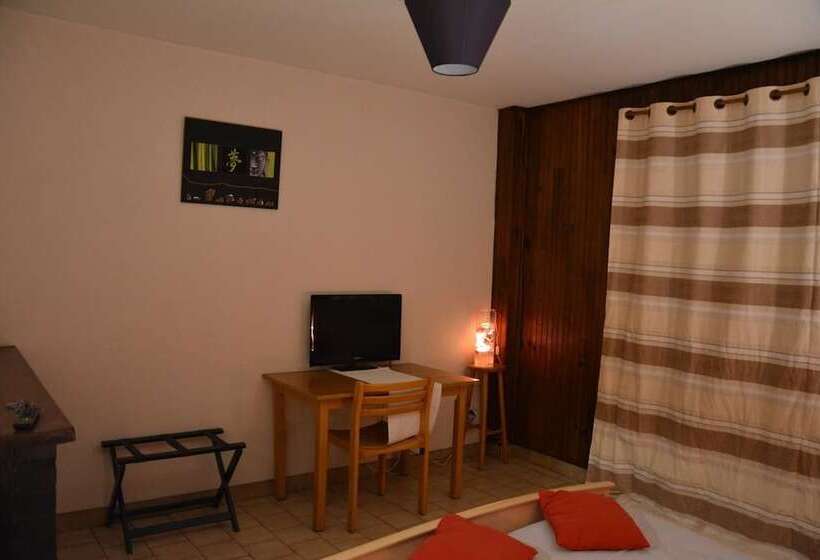 스탠다드 룸, Restaurant Les Planottes