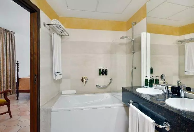 سوییت جونیور با بالکن, Melia Cala D Or Boutique