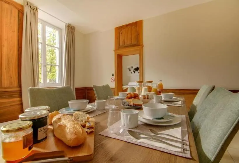 キングサイズベッドのデラックスルーム, Maison D Hotes La Villa Des Ducs Barleduc