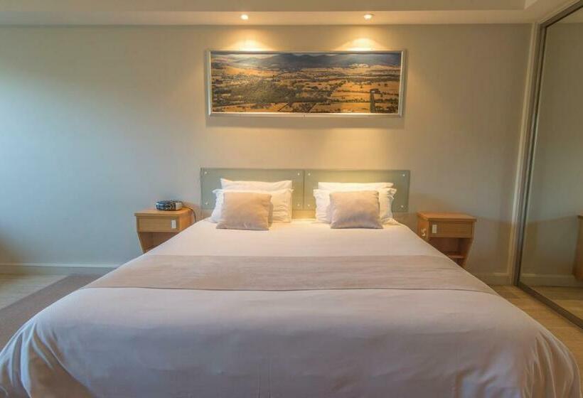 חדר סטנדרט עם מיטת קינג, Macedon Ranges Hotel & Spa