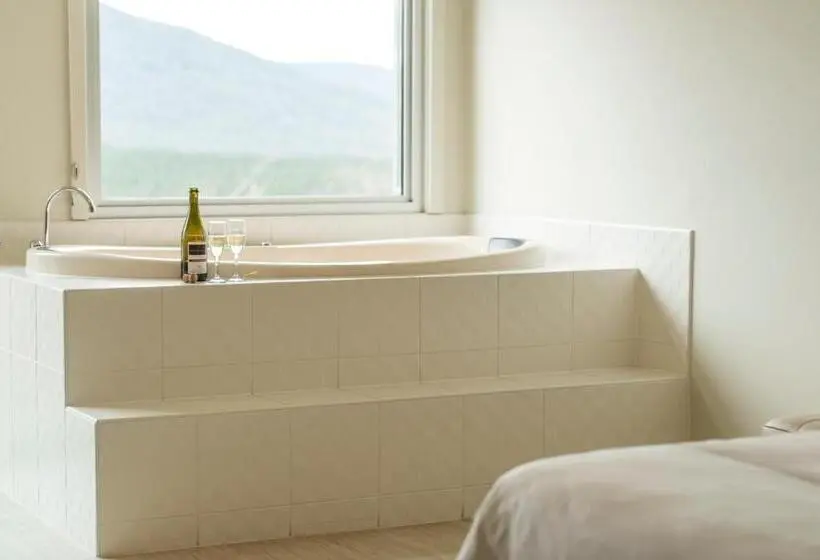 キングサイズベッドのスーペリアルーム, Macedon Ranges Hotel & Spa
