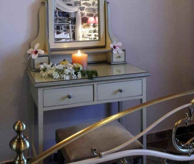 オーシャンビュースイート, Palaeopoli Villas