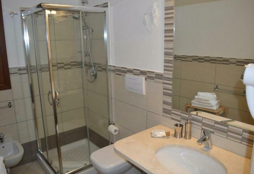 חדר סטנדרט עם מיטת קינג, Guest Rooms Affittacamere