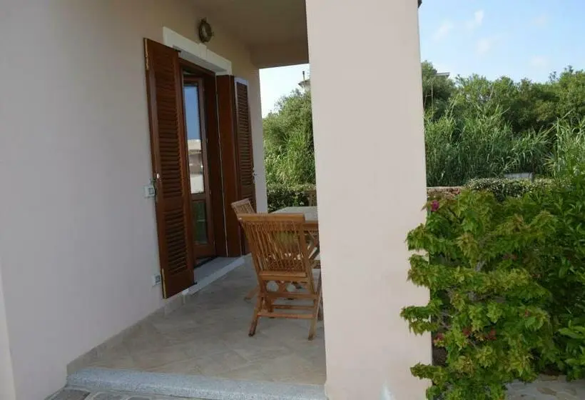 اتاق استاندارد سه تخته با چشم‌انداز باغ, Guest Rooms Affittacamere