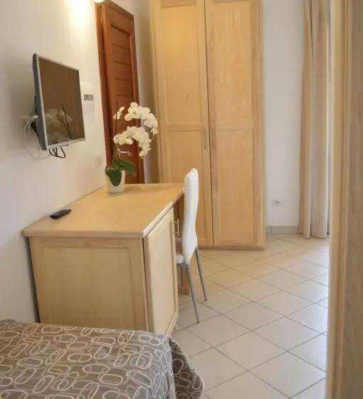 اتاق استاندارد سه نفره, Guest Rooms Affittacamere