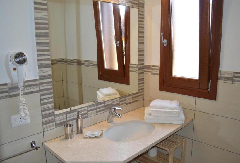 חדר סטנדרט עם מיטת קינג, Guest Rooms Affittacamere