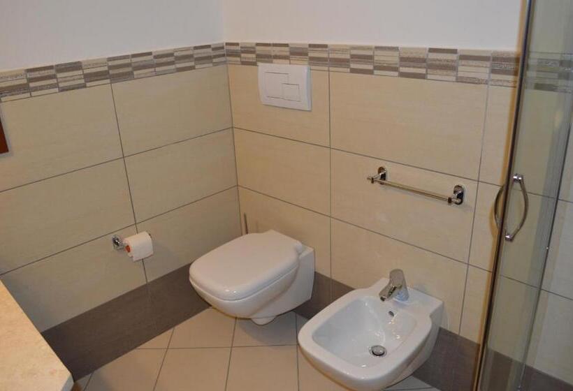 חדר סטנדרט עם מיטת קינג, Guest Rooms Affittacamere