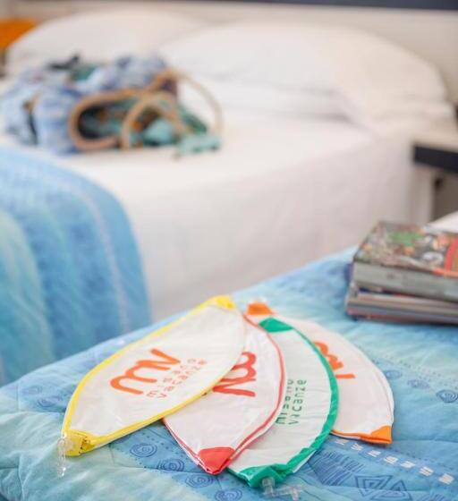 غرفة قياسية ثلاثية, Bologna