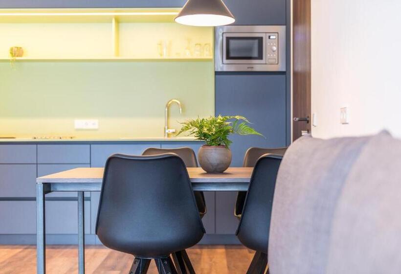 דירת פנטהאוז 1 חדרי שינה, Mountain Residence Montana