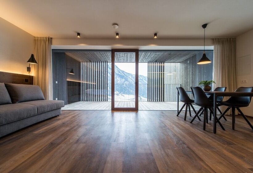 סטודיו דלוקס, Mountain Residence Montana