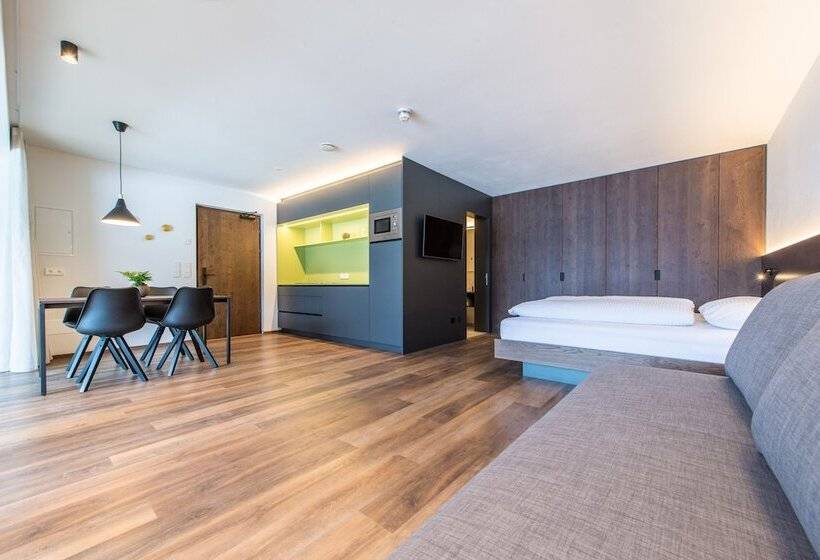 סטודיו דלוקס, Mountain Residence Montana