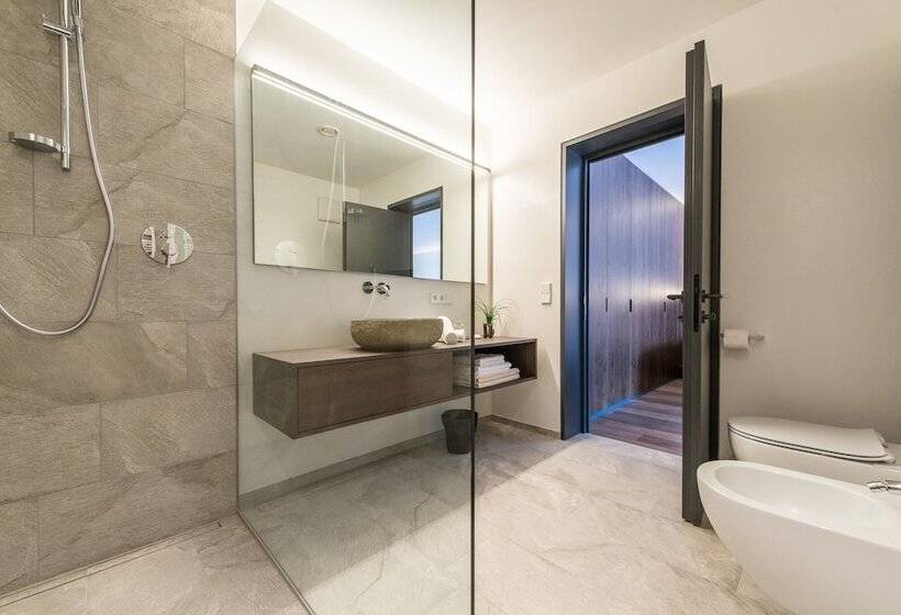 סטודיו דלוקס, Mountain Residence Montana