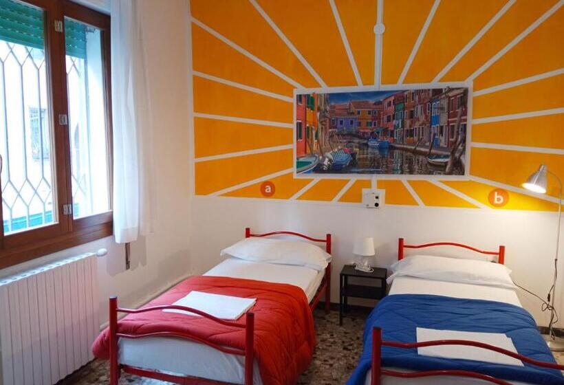 اتاق استاندارد با سرویس بهداشتی مشترک, Ostello S. Fosca   Cpu Venice Hostels