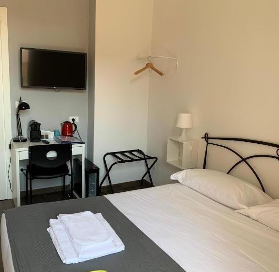 اتاق استاندارد یک نفره, Mambo Suites