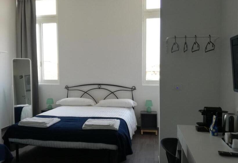 اتاق استاندارد چهار تخته, Mambo Suites