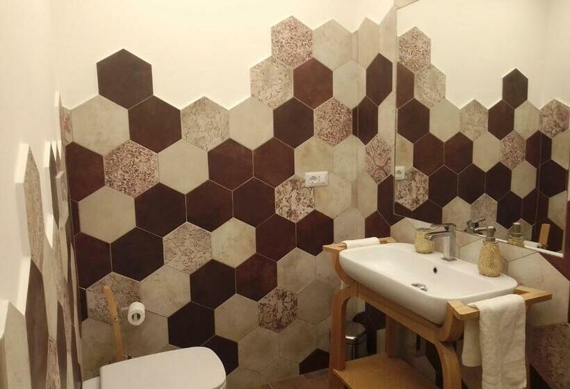 سوییت, Nannarè Guest House