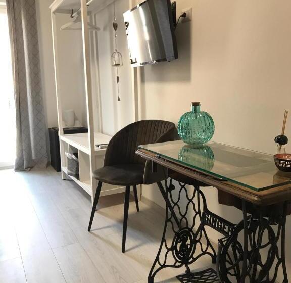 اتاق خانوادگی, B&b Le Stanze Al Centro