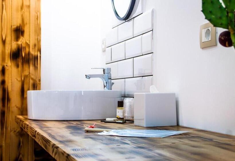 חדר דלוקס, Isola Dei Poeti