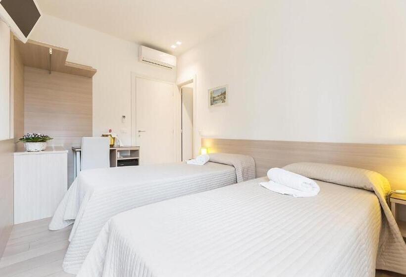 디럭스 룸, Foresteria Via Italia