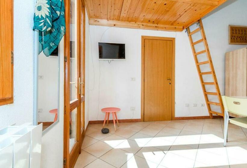 Standard Stúdió Szoba, Mare Lughente