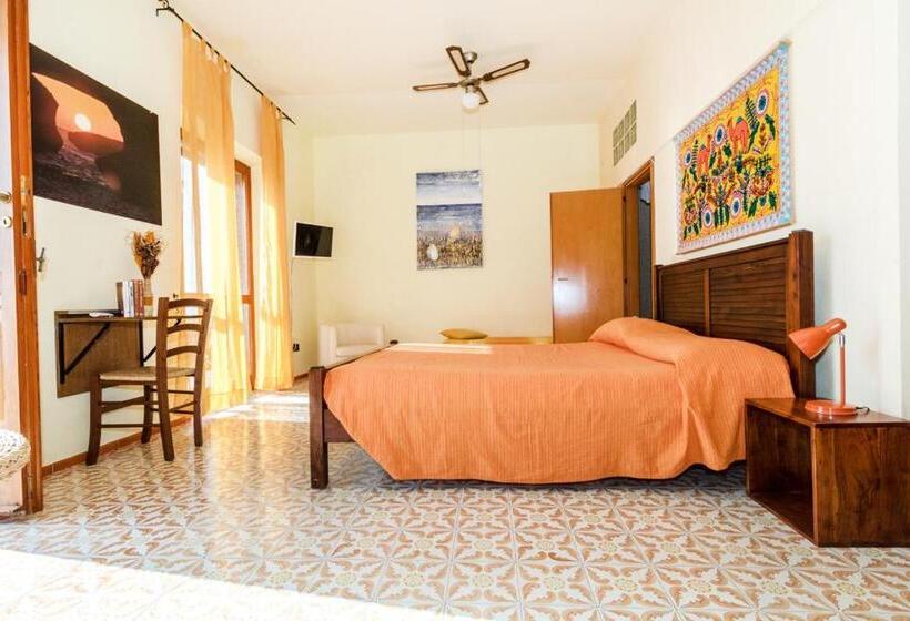 Triple Room Sea View, Mare Lughente