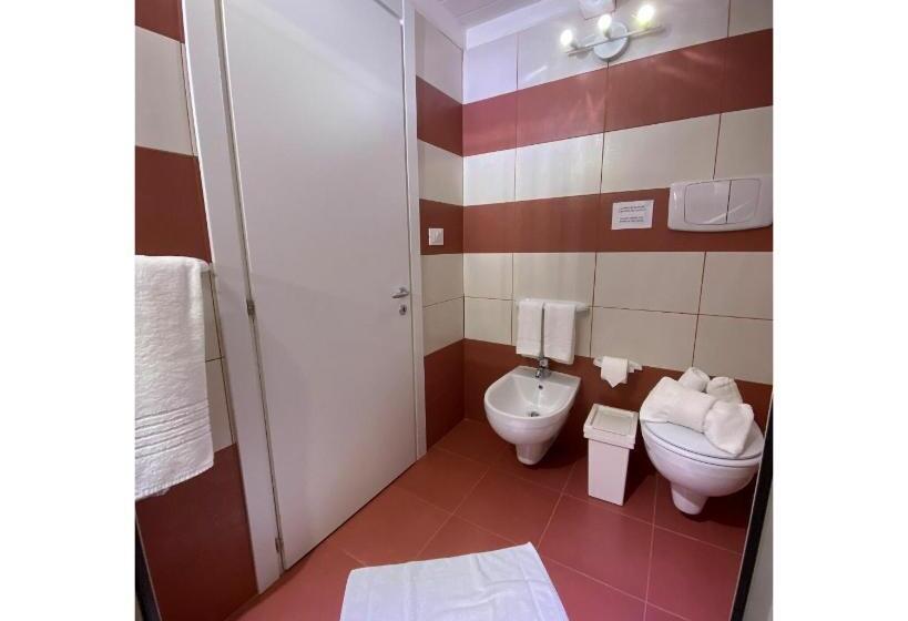 غرفة قياسية ثلاثية, Bnb Archimede