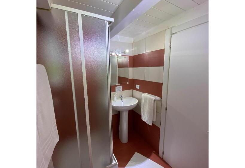 غرفة قياسية ثلاثية, Bnb Archimede