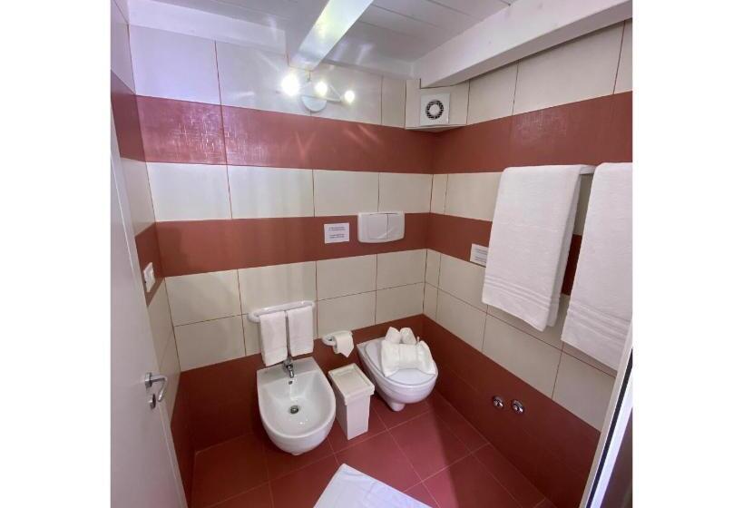 غرفة قياسية ثلاثية, Bnb Archimede