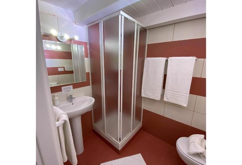 غرفة قياسية ثلاثية, Bnb Archimede