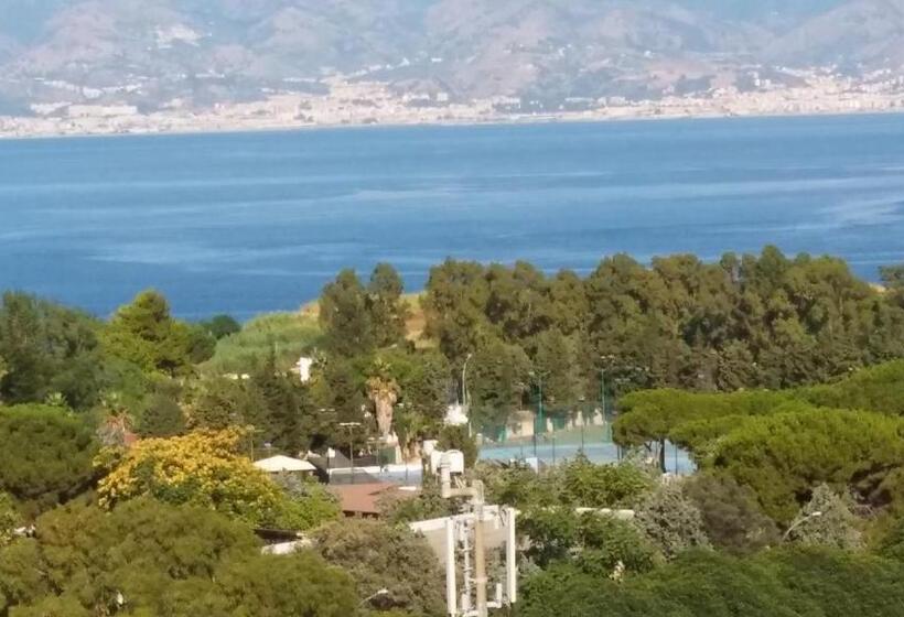اتاق ساده سه‌ نفره, Bed And Breakfast Lagiocosa