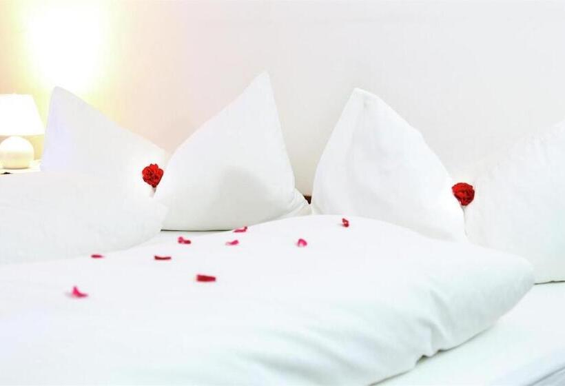 豪华房间, Laugen Cafe Pizza Bb