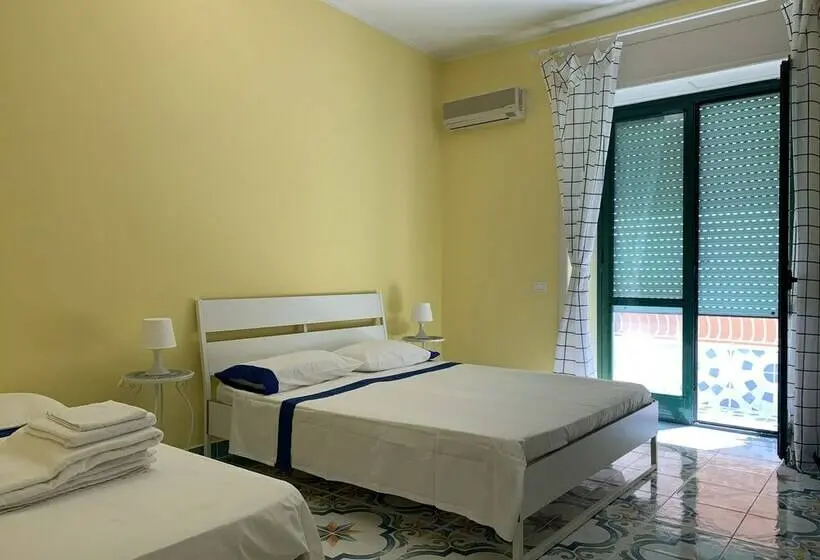 اتاق سه نفره سوپریور با چشمانداز دریا, Mille Tramonti Agropoli Sunset Suite