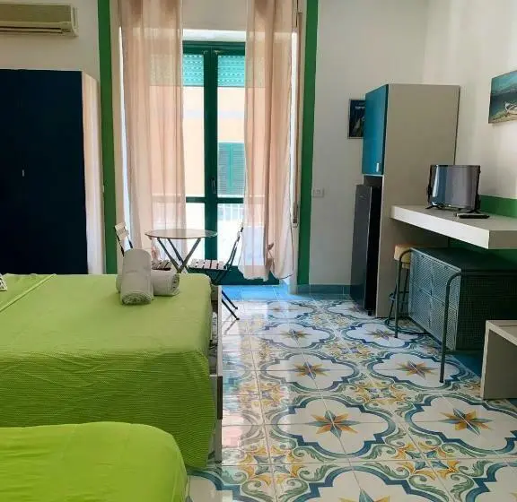 اتاق سه نفره سوپریور با چشمانداز دریا, Mille Tramonti Agropoli Sunset Suite