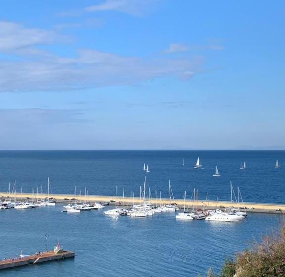 オーシャンビューデラックスルームバルコニー付き, Mille Tramonti Agropoli Sunset Suite