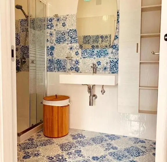 اتاق لوکس با بالکن و چشمانداز دریا, Mille Tramonti Agropoli Sunset Suite