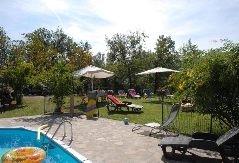 דירת חדר בקומת קרקע, La Capannella