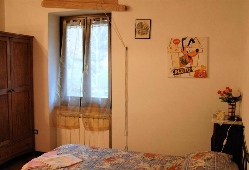 דירת חדר נוף לבריכה, La Capannella