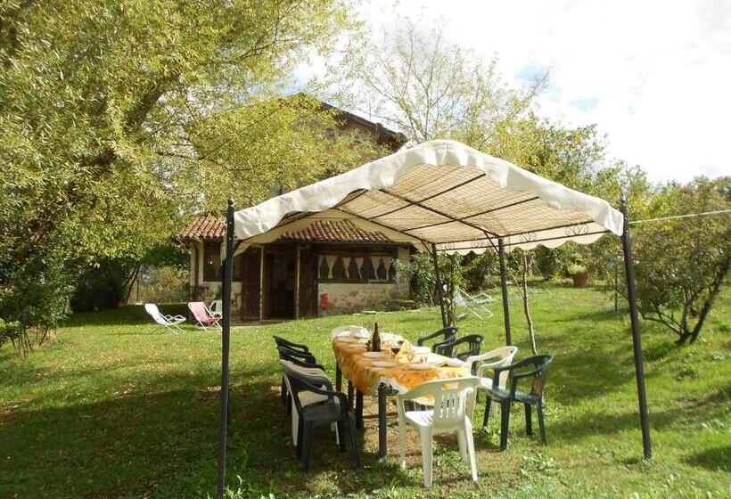 דירת חדר בקומת קרקע, La Capannella