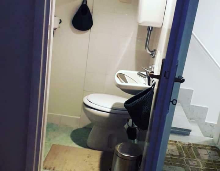 غرفة عائلية, Medi