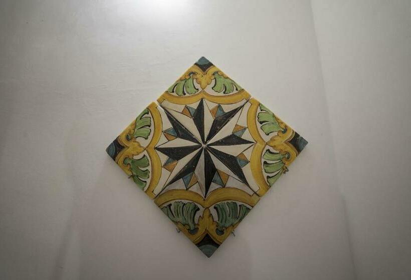 غرفة عائلية, Medi