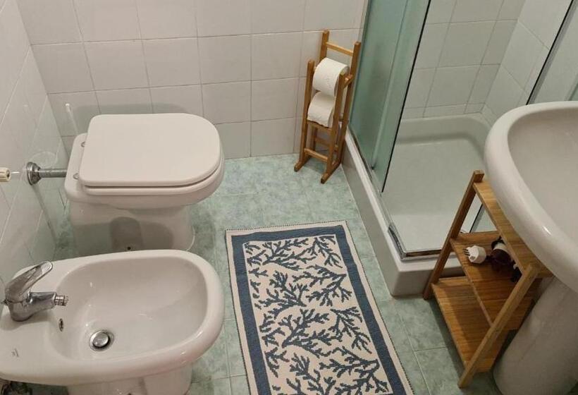 غرفة عائلية, Medi