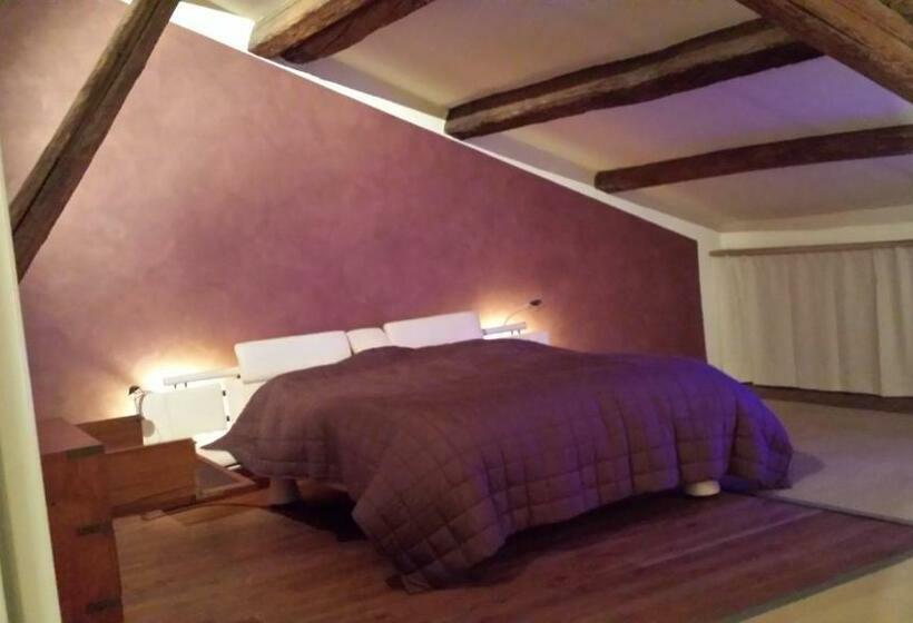 سوییت جونیور, B&b Palazzo Regaù