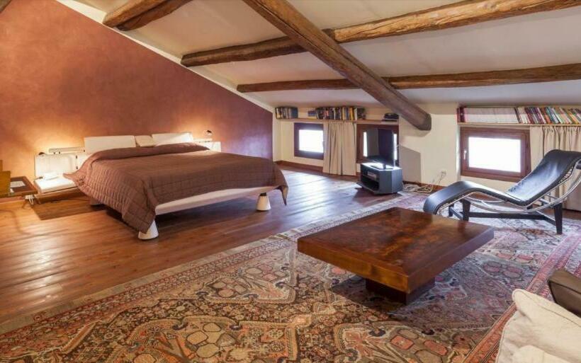 سوییت جونیور, B&b Palazzo Regaù