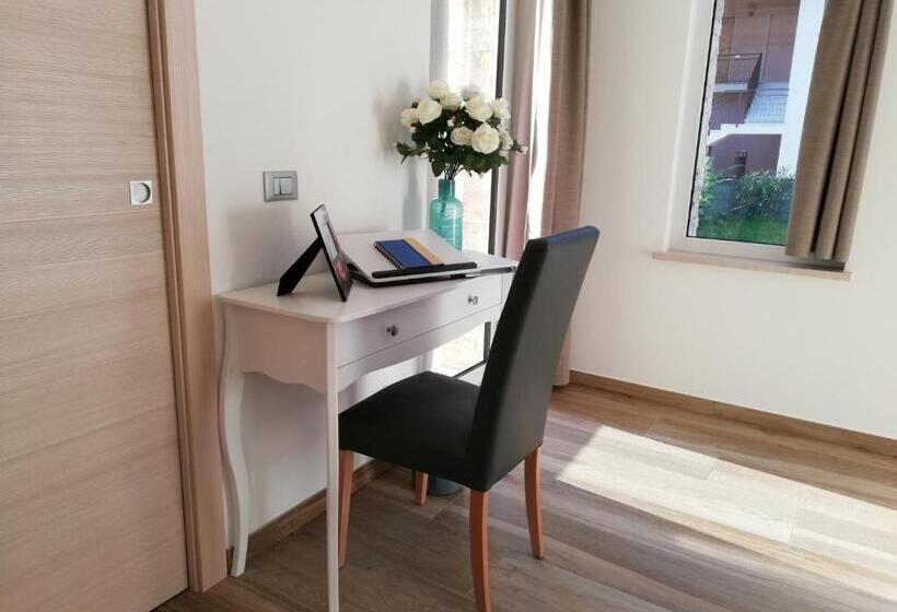 Номер Стандарт Вид на Бассейн, B&b Villa Pelèr