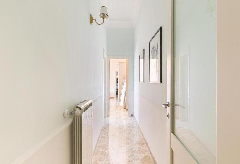 اتاق استاندارد سه تخته با بالکن, Dimora Le Tre Muse Guesthouse