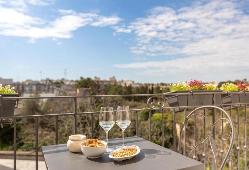 اتاق استاندارد سه تخته با بالکن, Dimora Le Tre Muse Guesthouse
