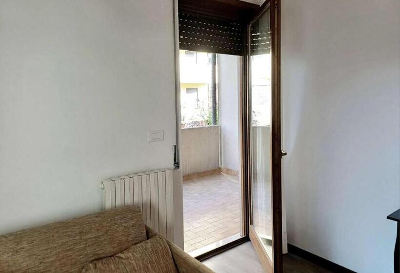 اتاق استاندارد با سرویس بهداشتی مشترک, Nottetempo Verona